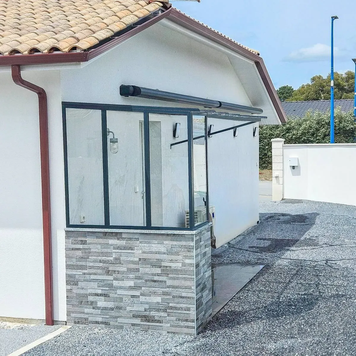 Quel artisan peut fabriquer une Verrière et marquise en acier sur mesure avec traitement antirouille pour cuisine extérieur à Audenge sur le bassin