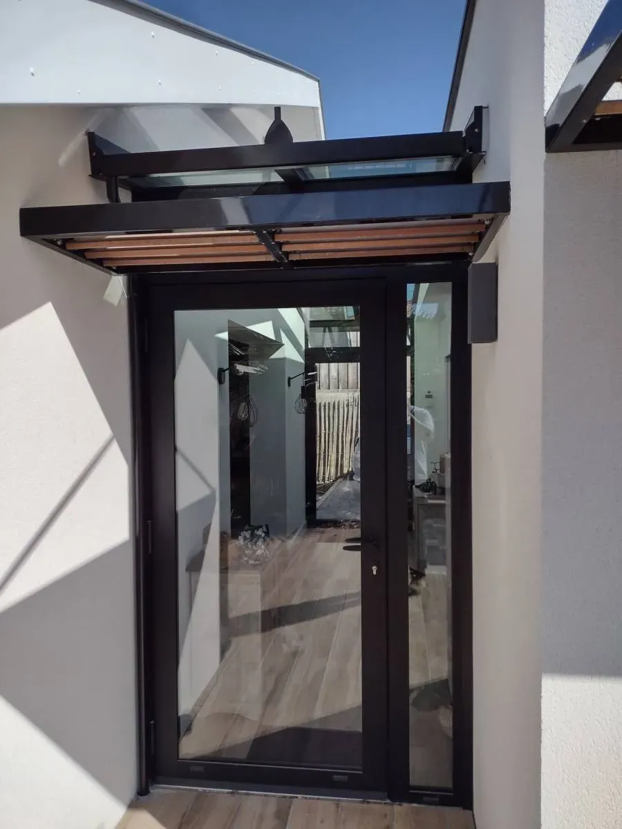 Entreprise de métallerie à Le Teich pour la fabrication et la pose sur de brise soleil sur mesure en acier