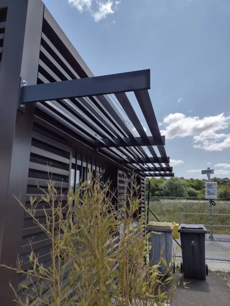 Brise soleil sur mesure en acier (3)