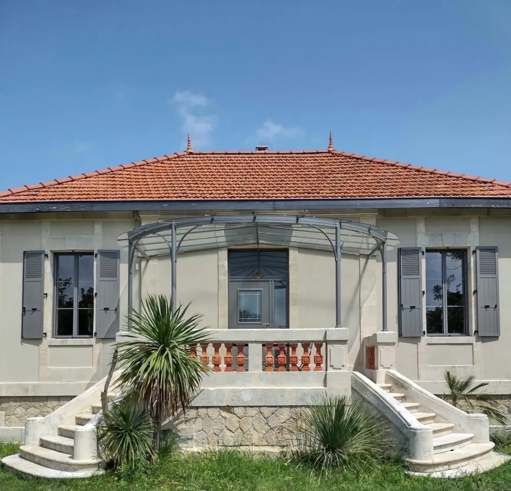 Spécialiste des marquises en acier sur mesure (3)webp