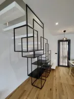 Pose et fabrication d’une étagère en acier sur mesure webp